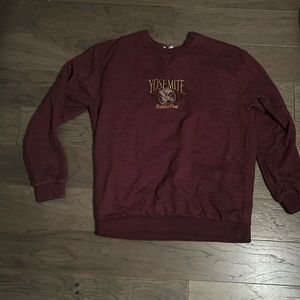 Maroon Yosemite Crewneck Tilly’s lightly worn